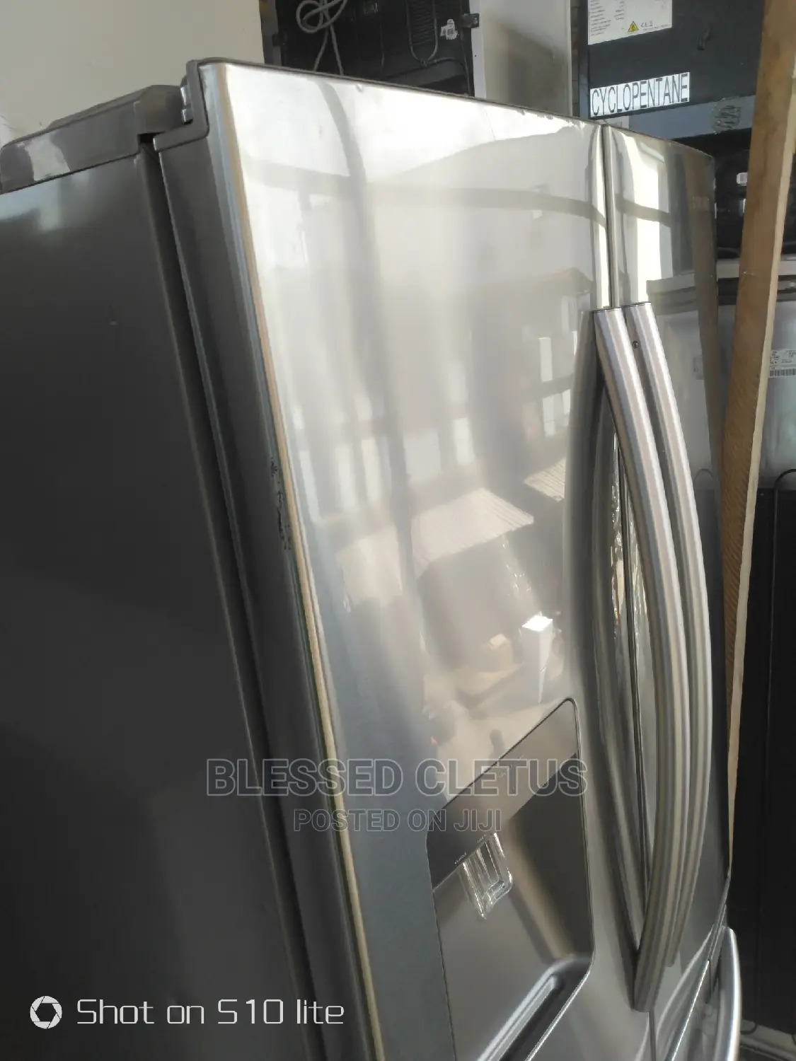 Clean Samsung Side by Side Fridge +Ice Water Dispenser