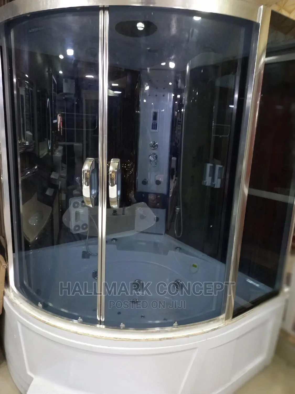 150x150 Showers Room.