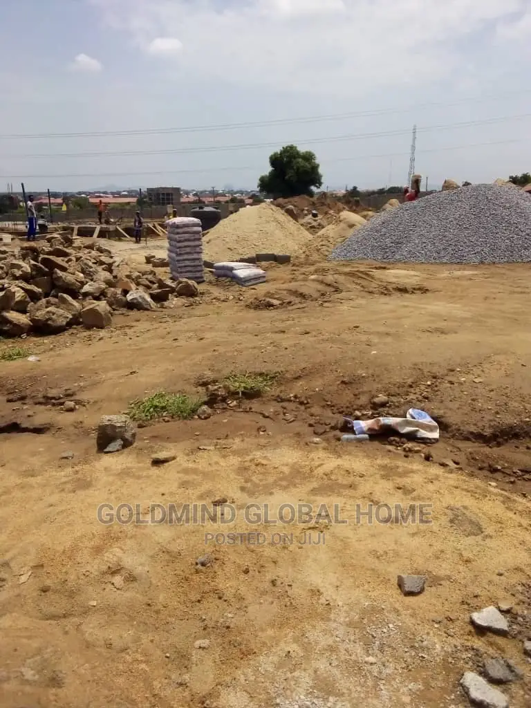 For Sale: 5bedroom Duplex Estate Plot in Voice of Nigeria