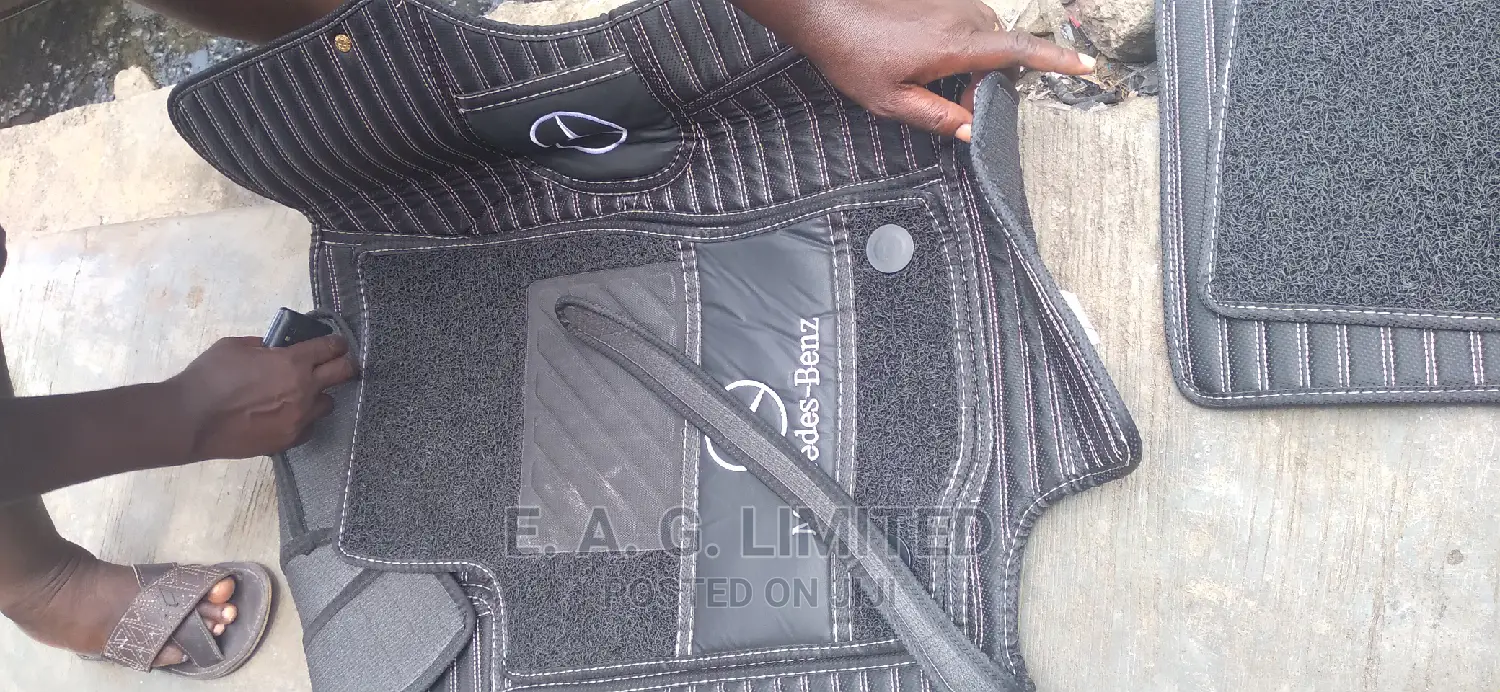 Quality Mercedes Benz All Round Foot/Floor Mat.