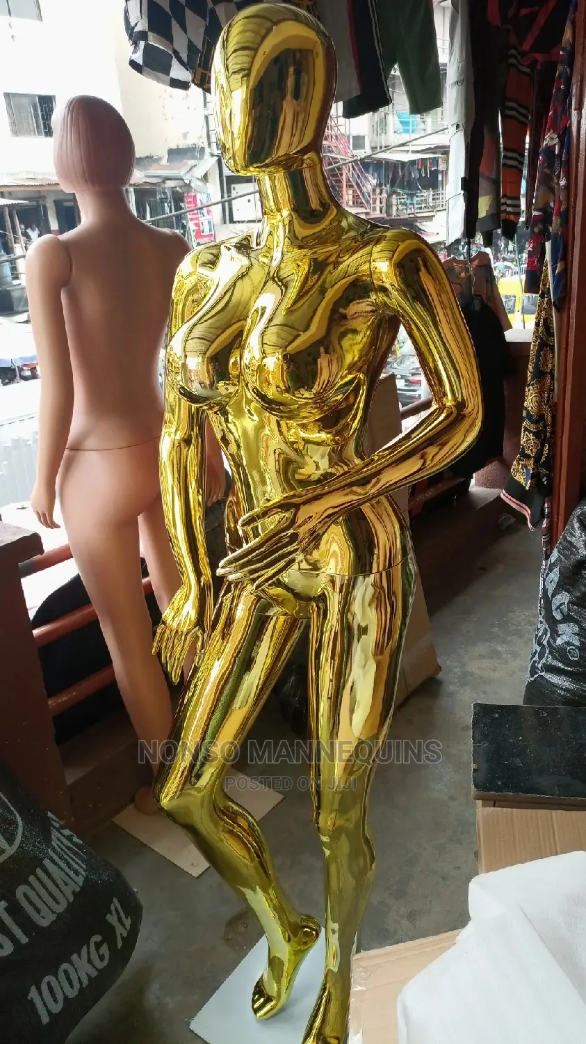 Size 12 Big Bust Female Detachable Gold Chrome Mannequins