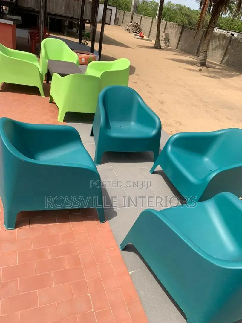 Solo Plastics Chairs / Sun Loungers