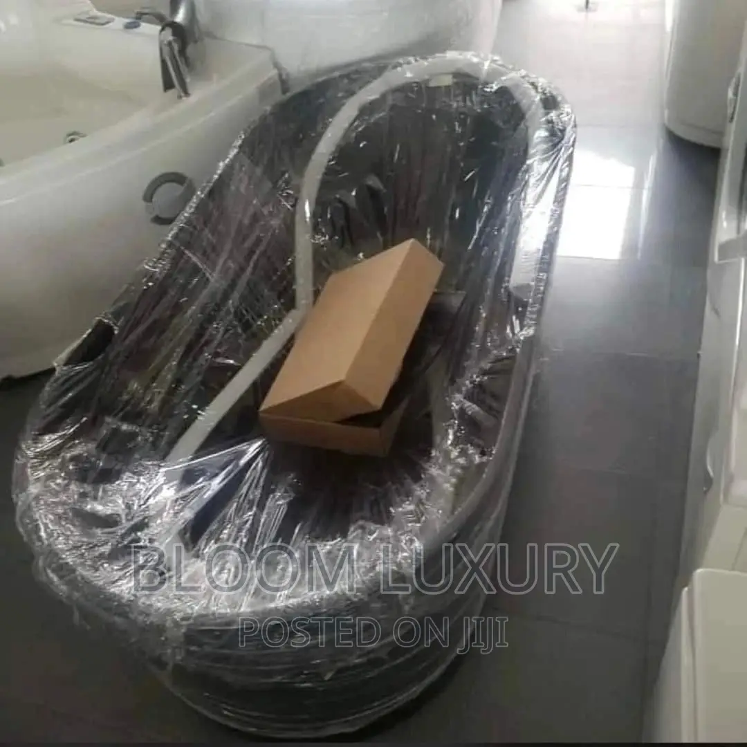 Matt Black Freestanding Bathtub