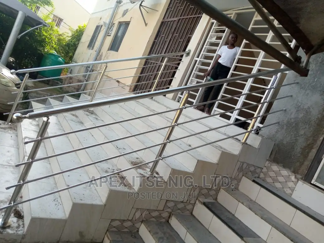 4-Lining Railings