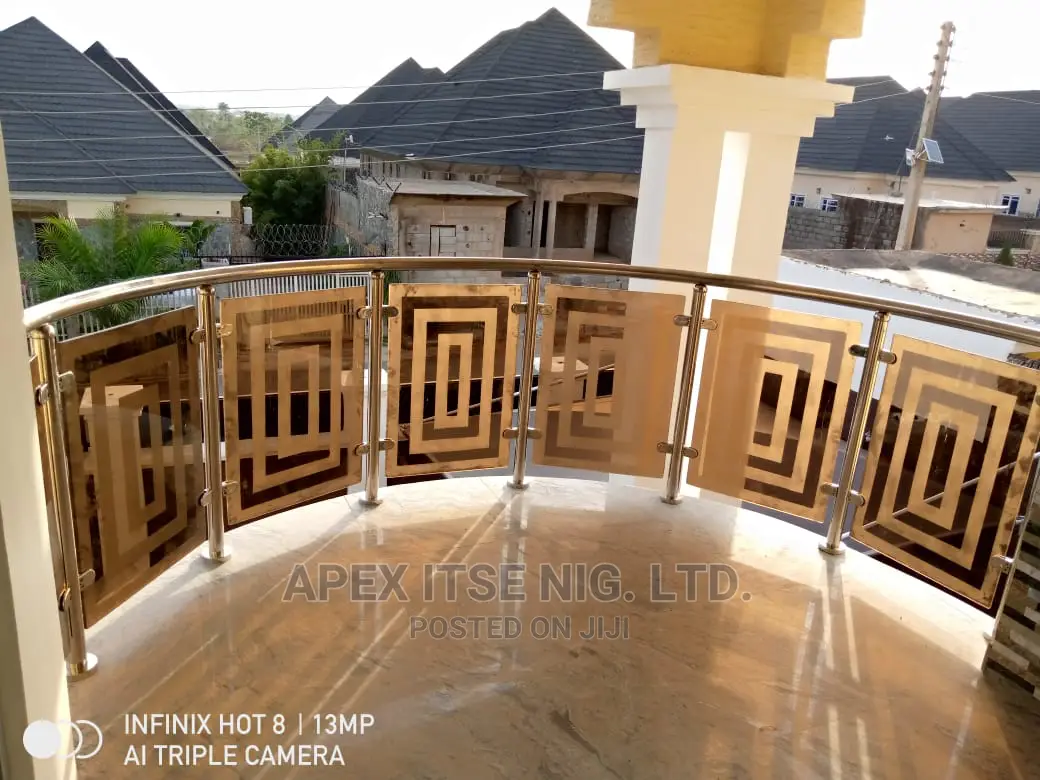 Circular Tinted Glass With Border Line