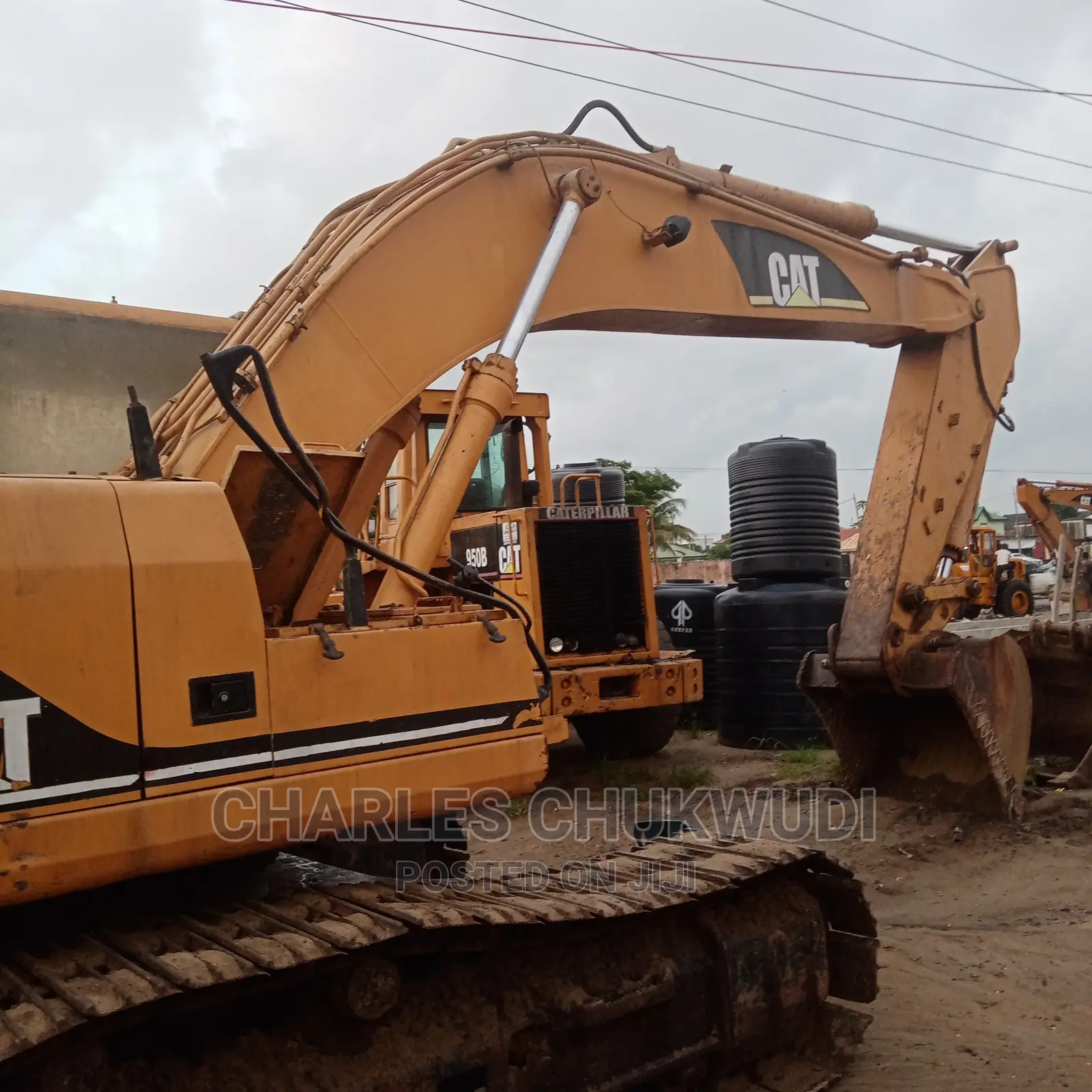 325l Excavator Nigerian Used