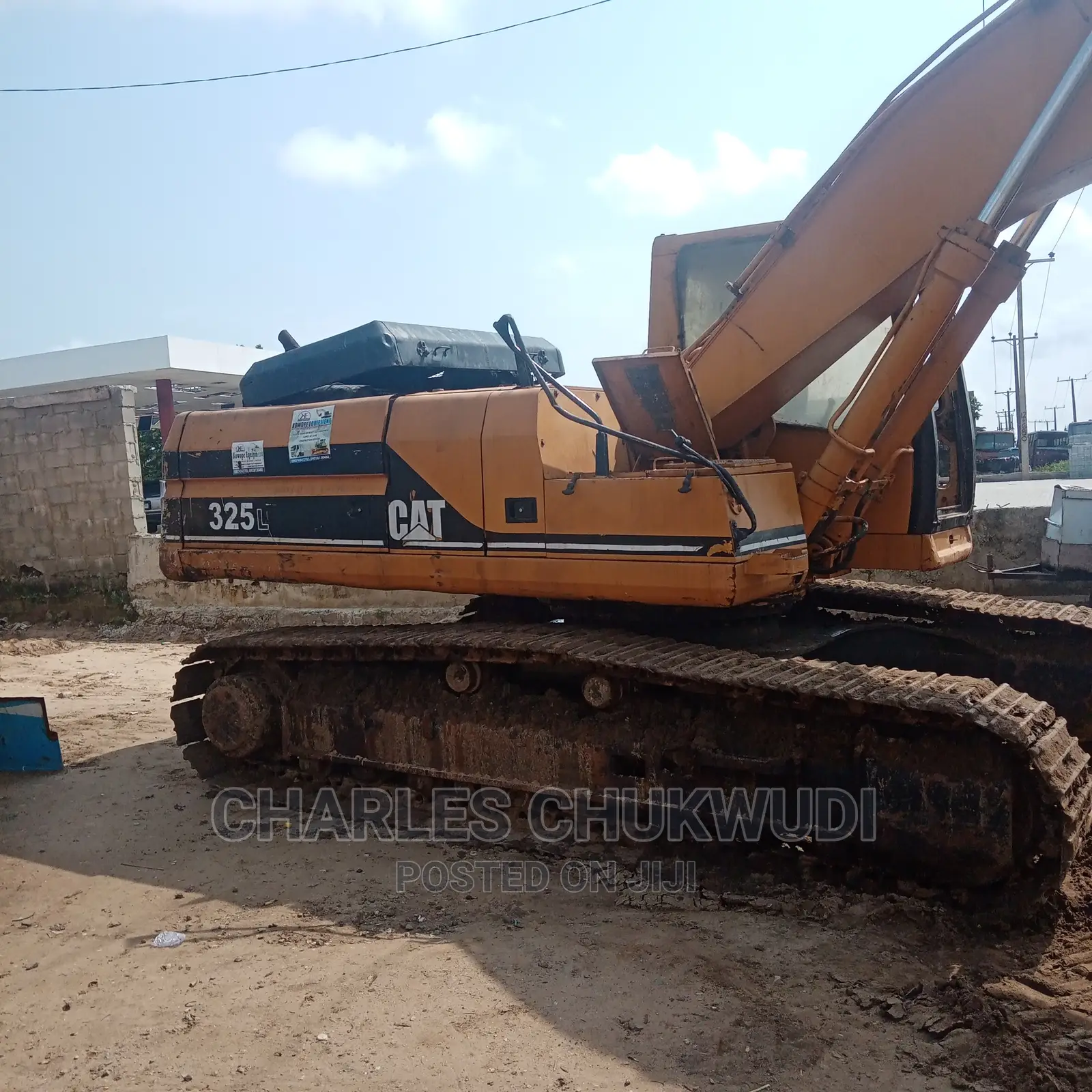 325l Excavator Nigerian Used