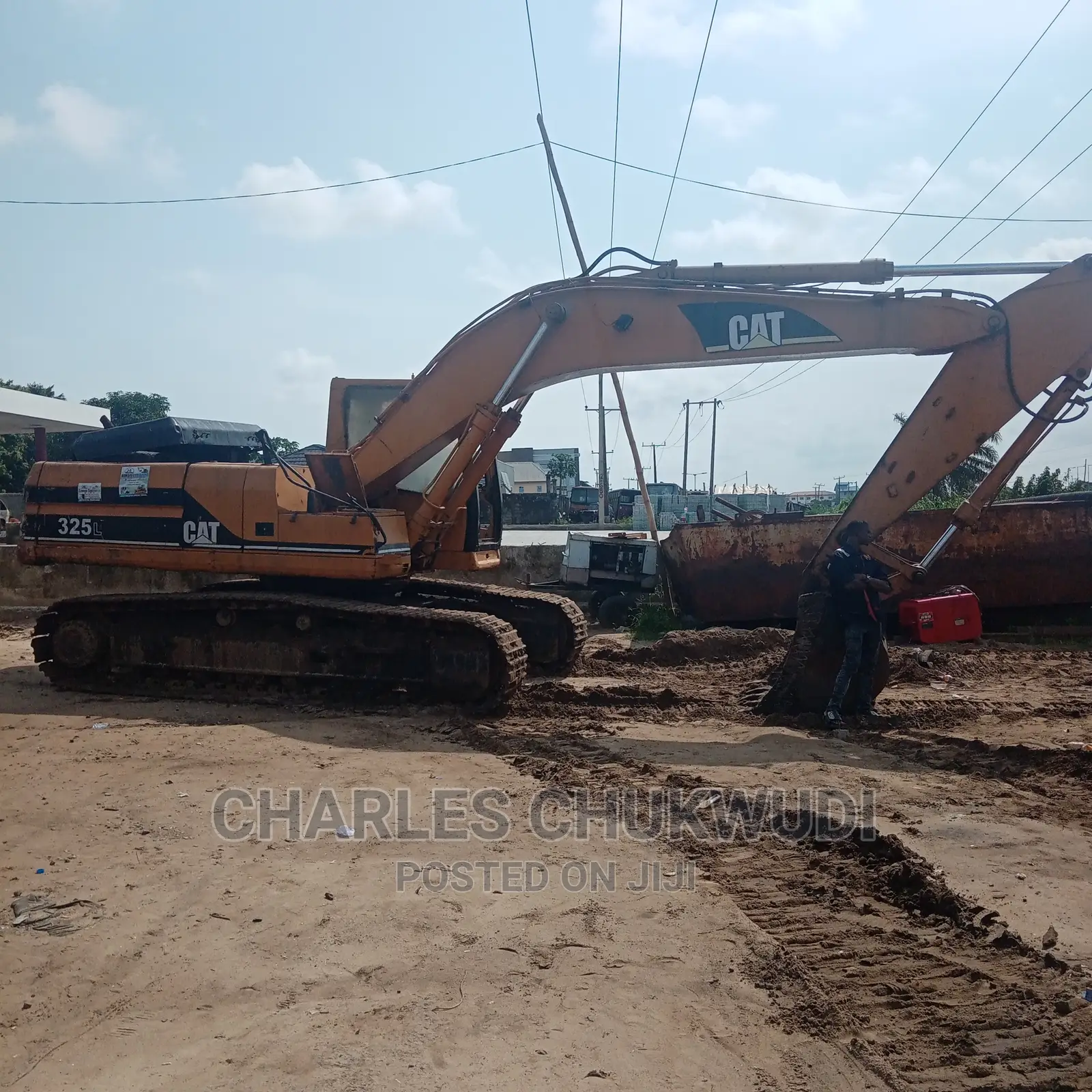 325l Excavator Nigerian Used