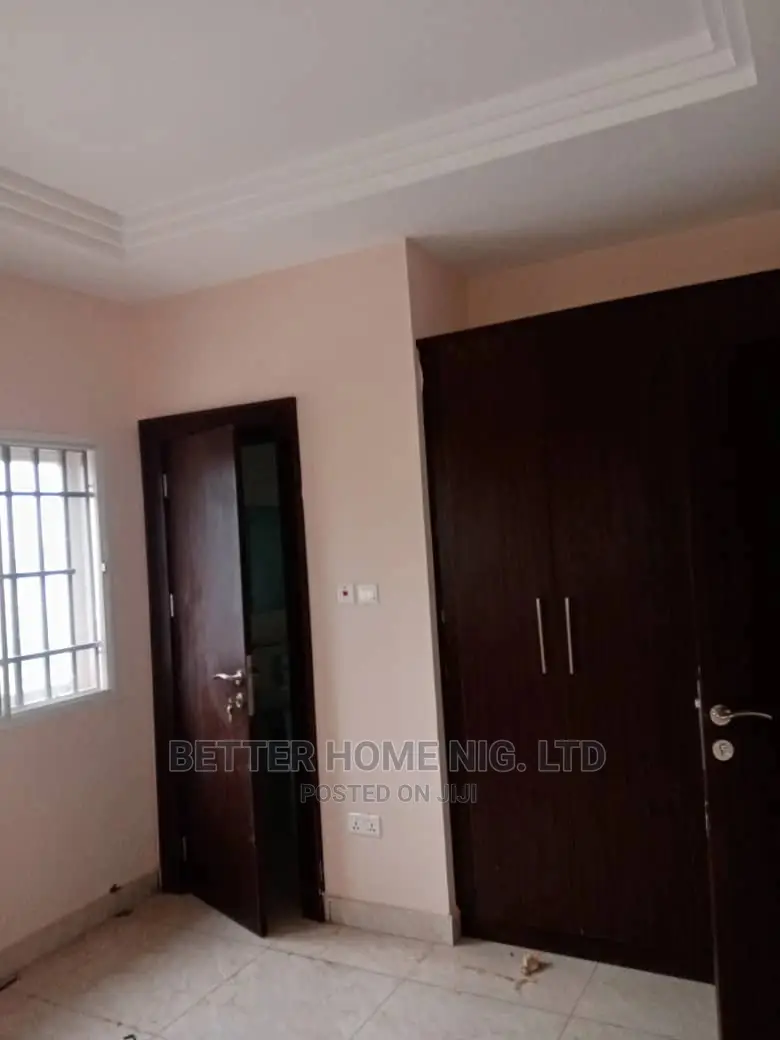 Furnished 3bdrm Block of Flats in Rainbow Estate, Odo Ona for rent