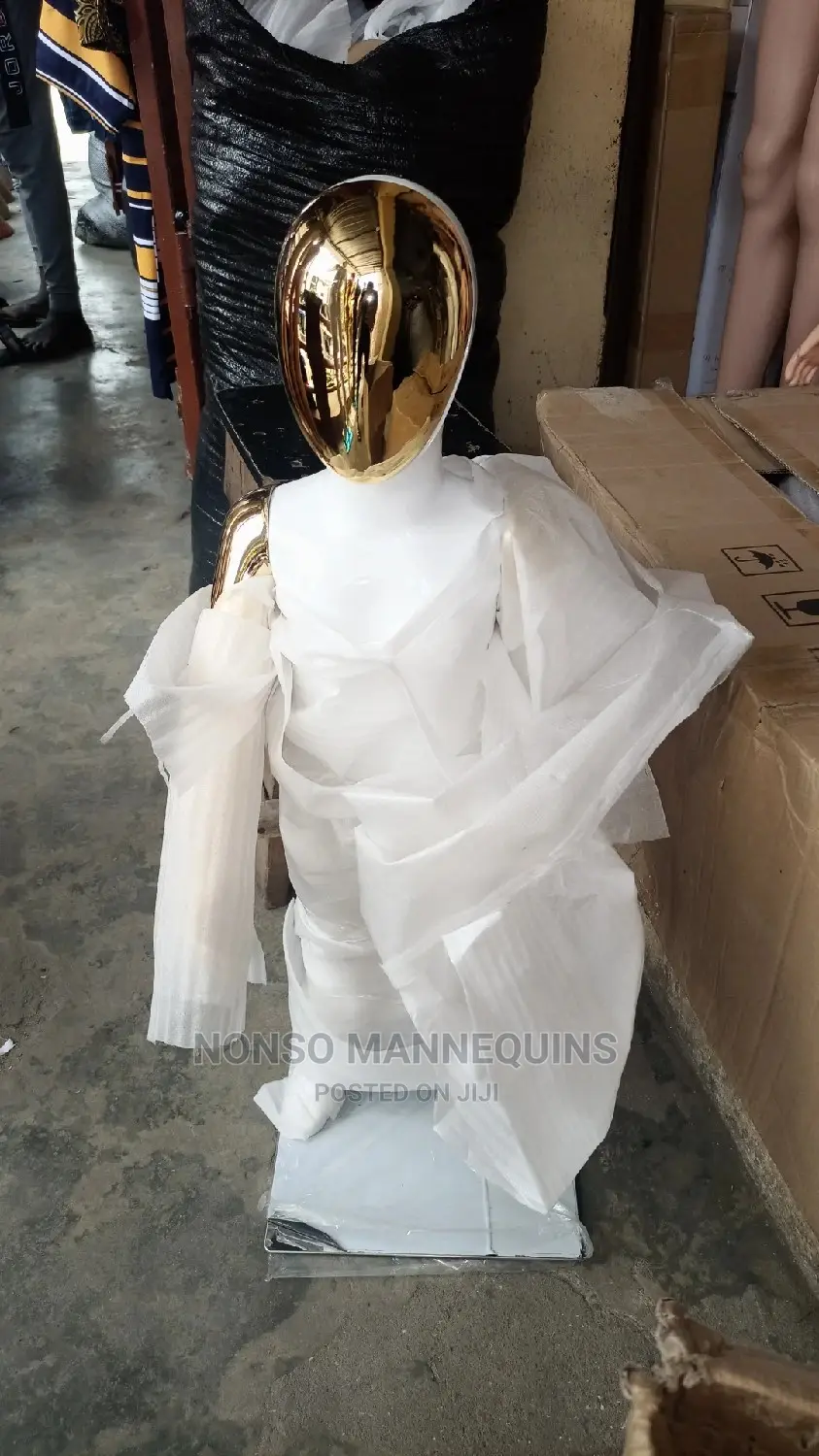 Age 1 to 3 Years Gold and White Unisex Mannequins