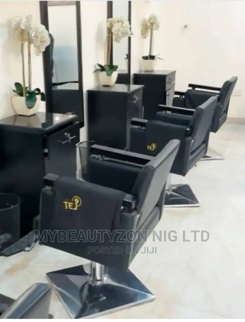 Unisex Wooden Hand Barber Chair