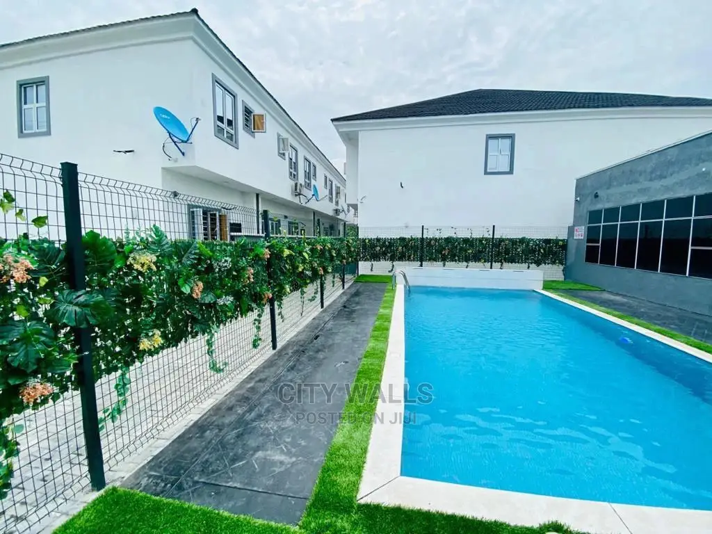 4bdrm Townhouse / Terrace in Lekki for rent