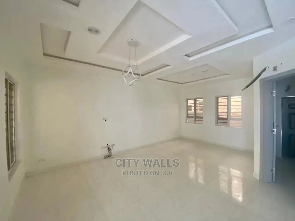 4bdrm Townhouse / Terrace in Lekki for rent