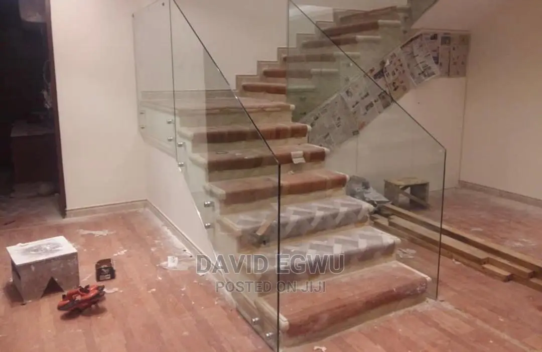 Frameless Glass Rail With Side Stud