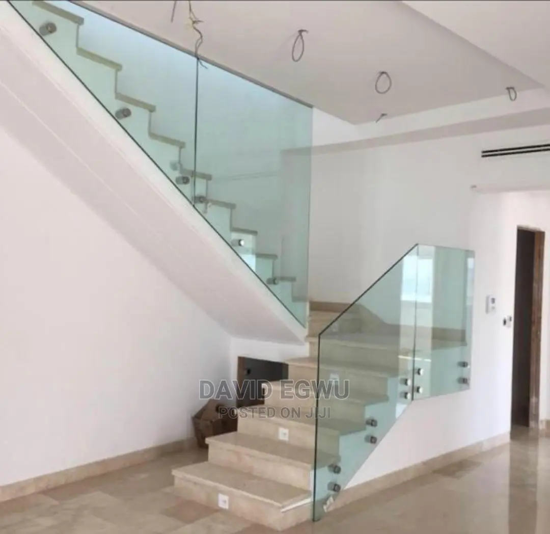 Frameless Glass Rail With Side Stud