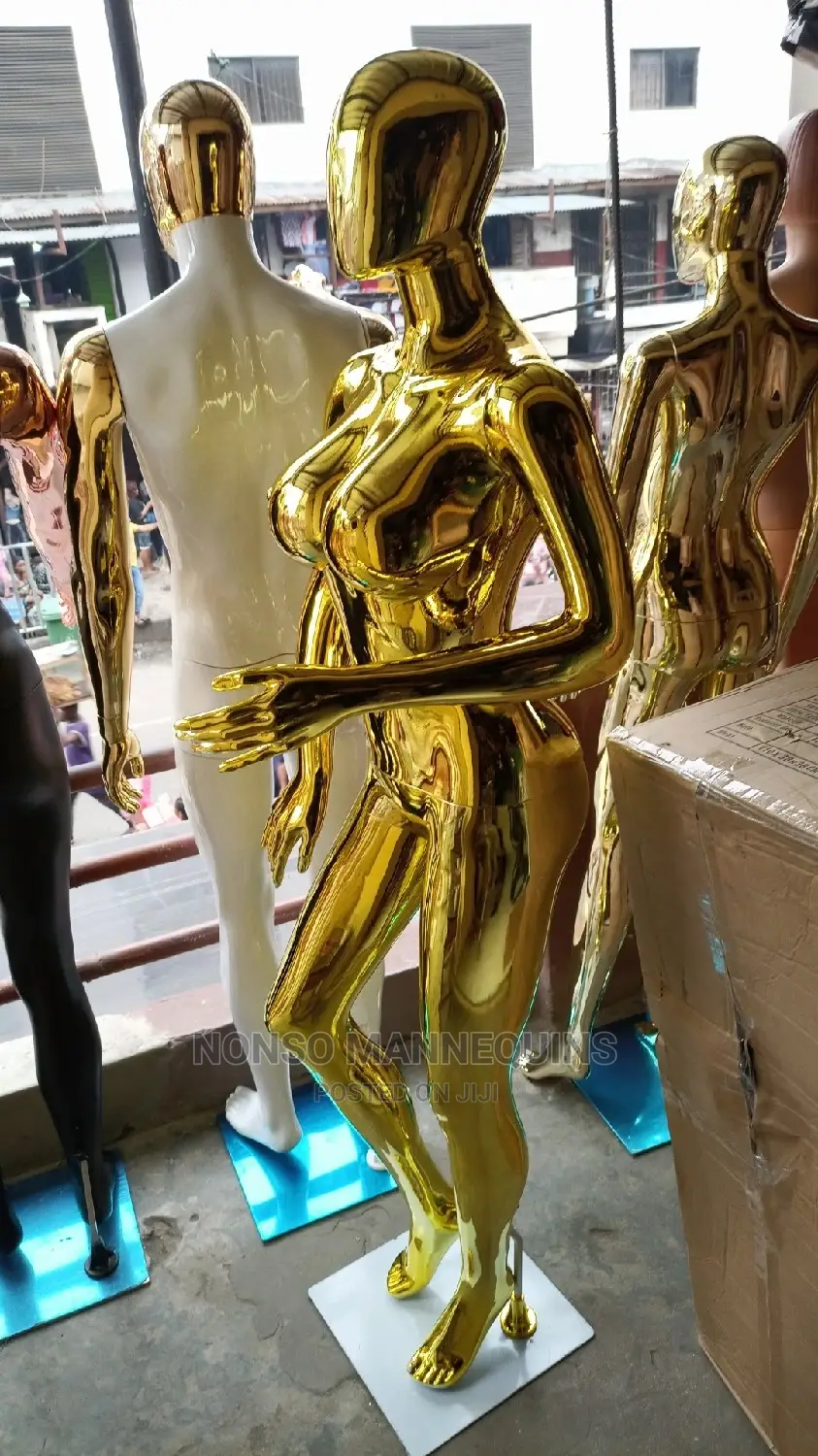 Biggest Breast Gold Chrome Female Size 12 Display Mannequins