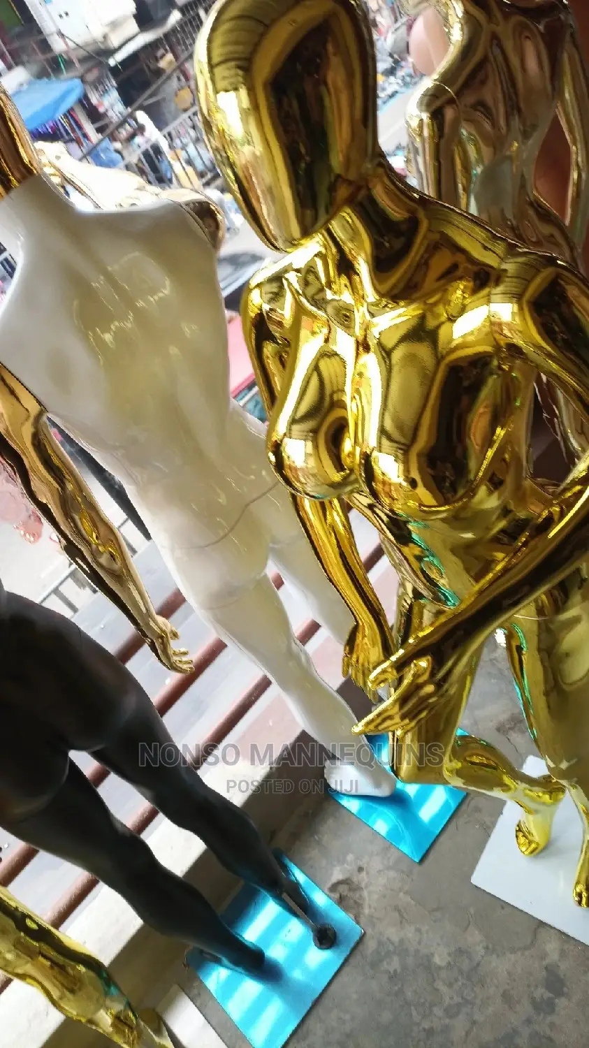 Biggest Breast Gold Chrome Female Size 12 Display Mannequins