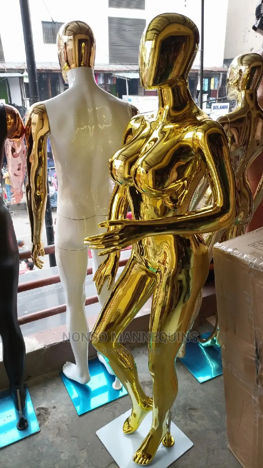 Biggest Breast Gold Chrome Female Size 12 Display Mannequins