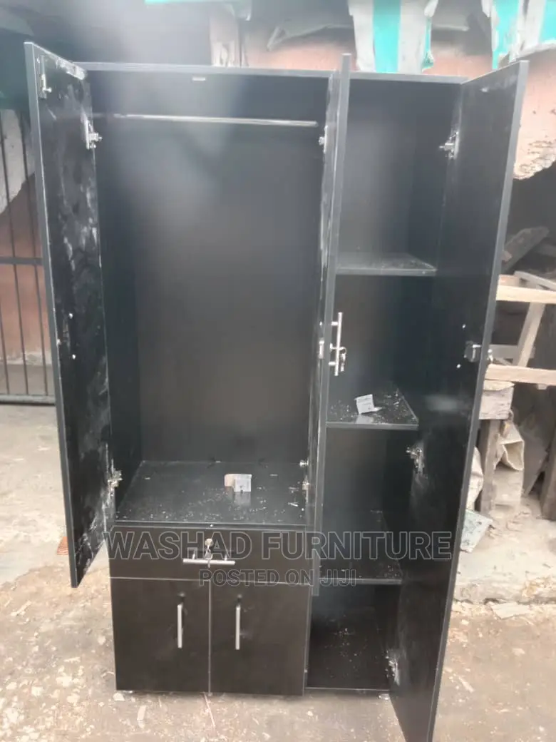 Wardrobe With Drawers