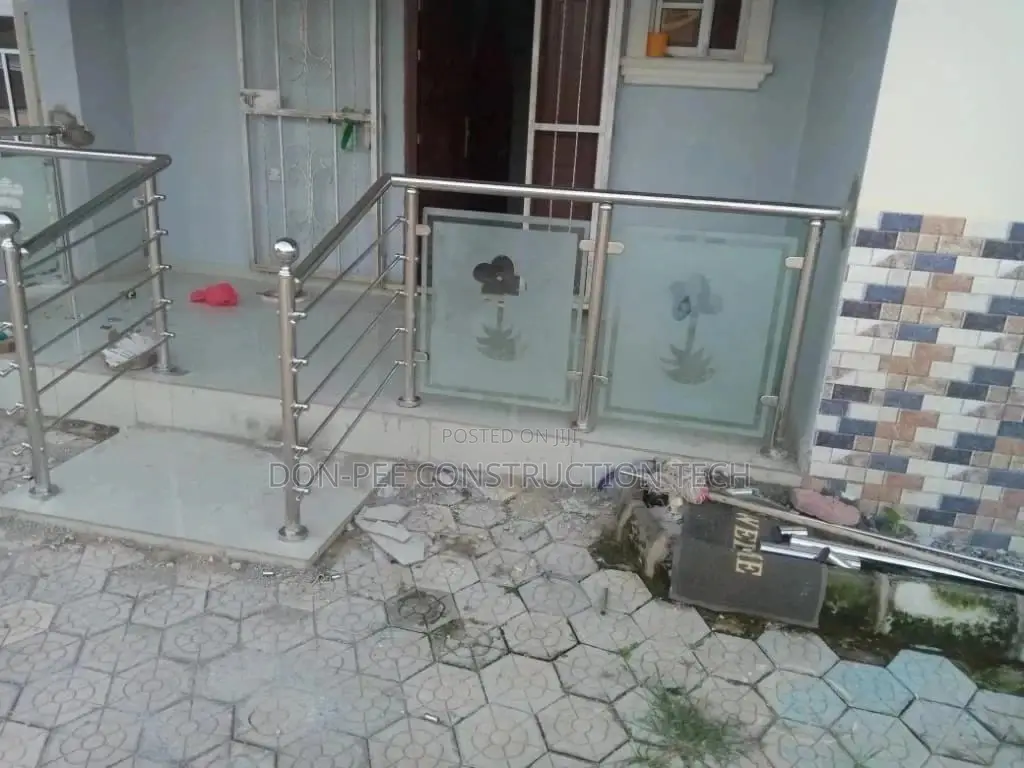 Tinted Glass Rails Frameless