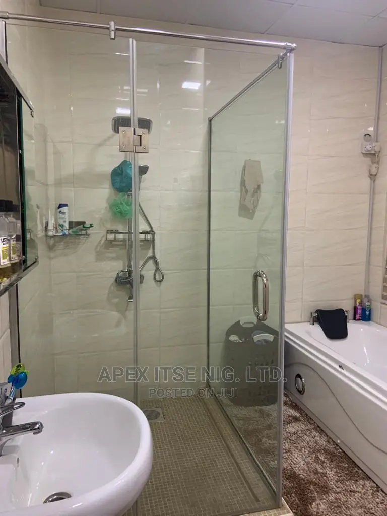 Glass - Glass Hinges Cubicles