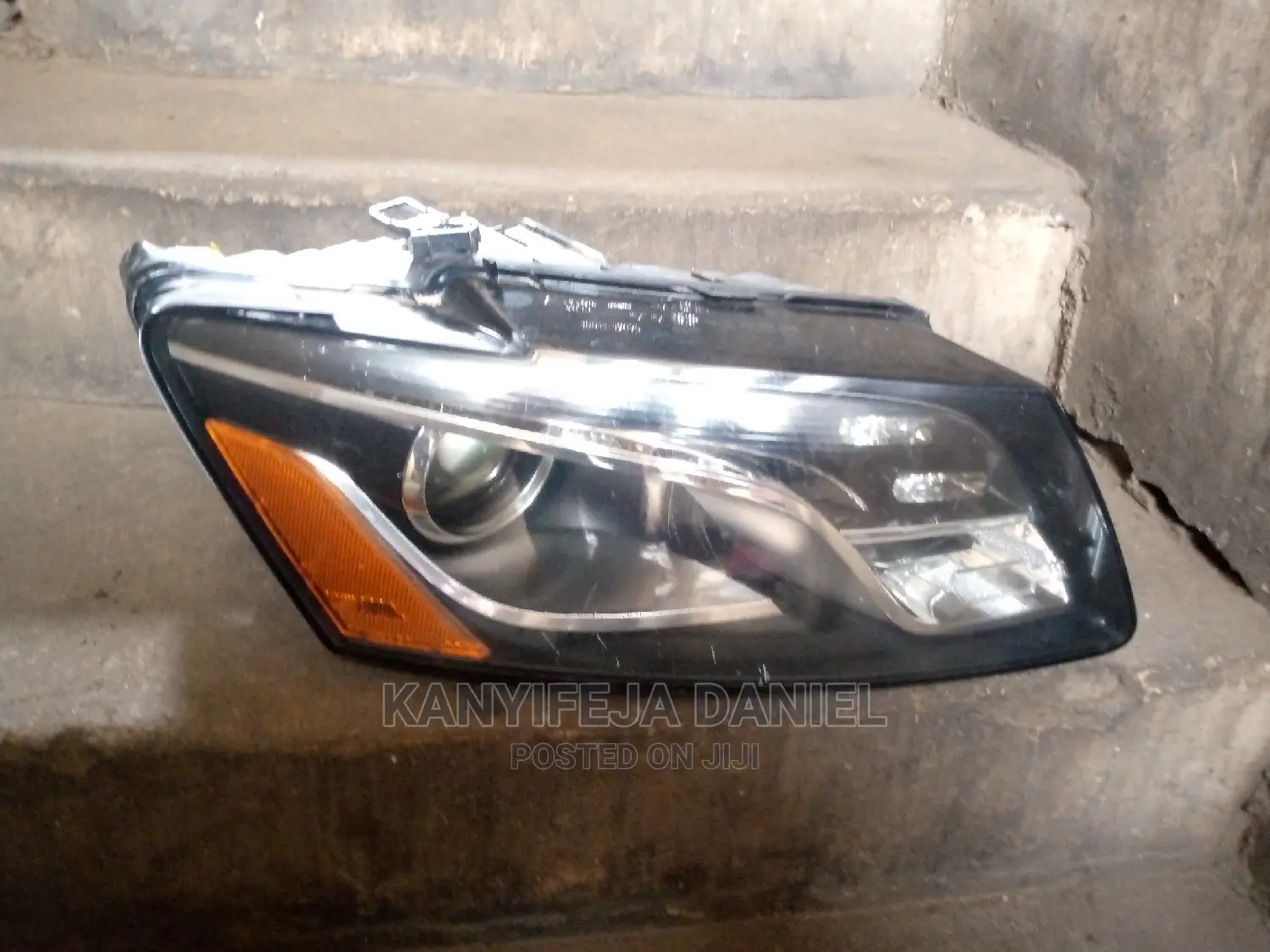 Audi Q5 Headlight