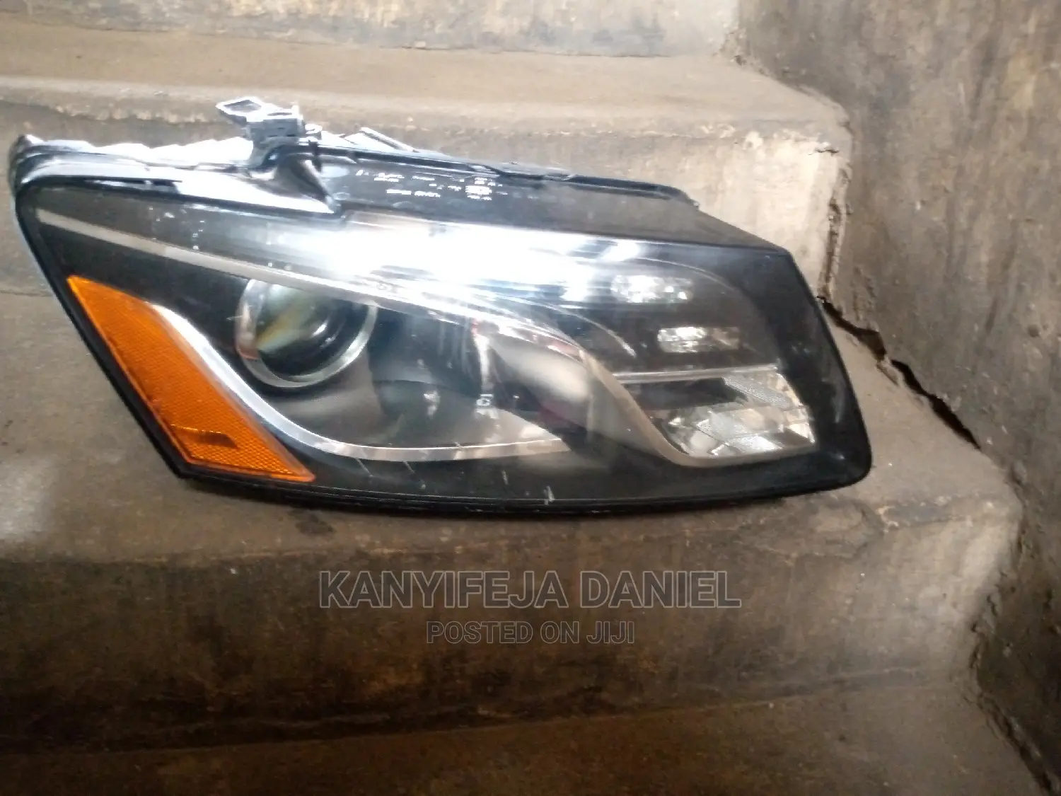 Audi Q5 Headlight