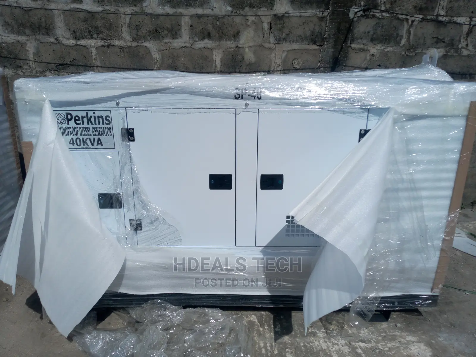 40kva Perkins Soundproof Engine Generator