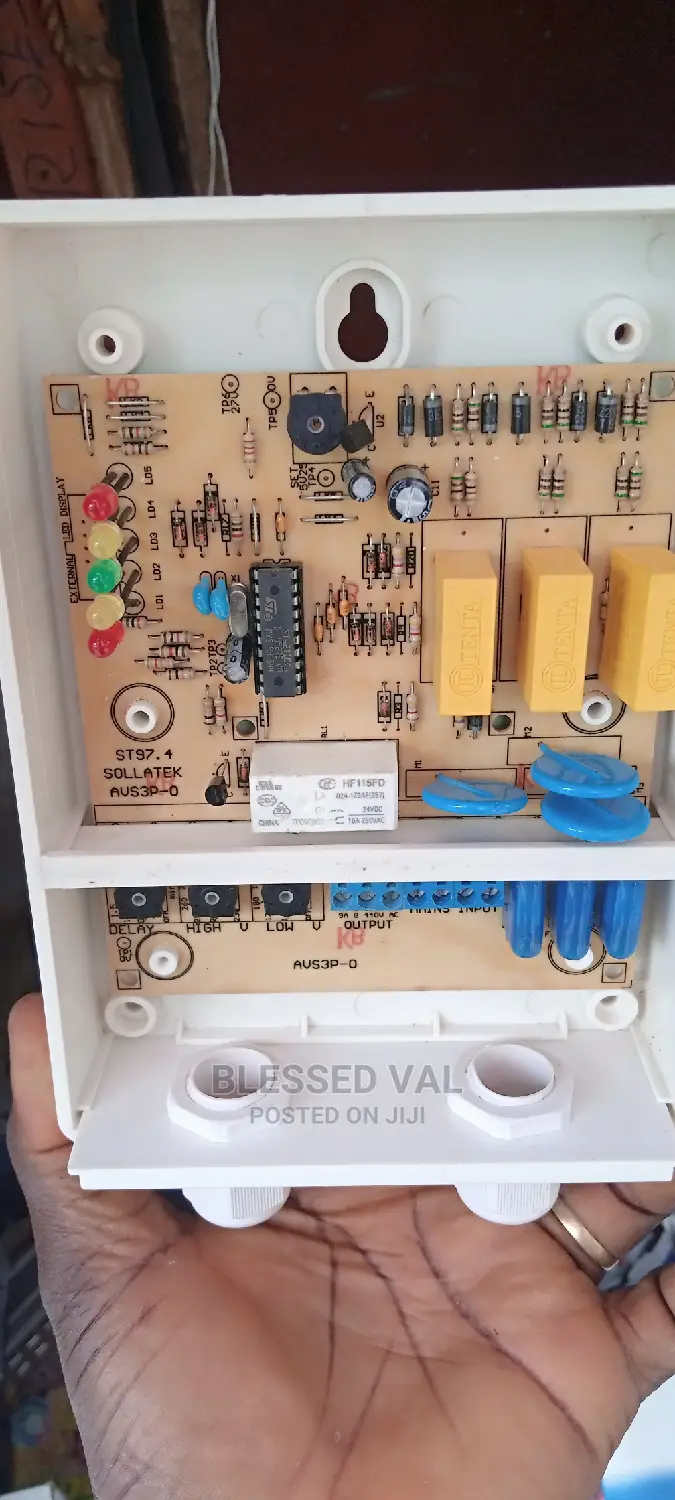 Sollatek Avs3p Three Phase Automatic Voltage