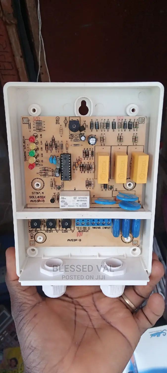 Sollatek Avs3p Three Phase Automatic Voltage