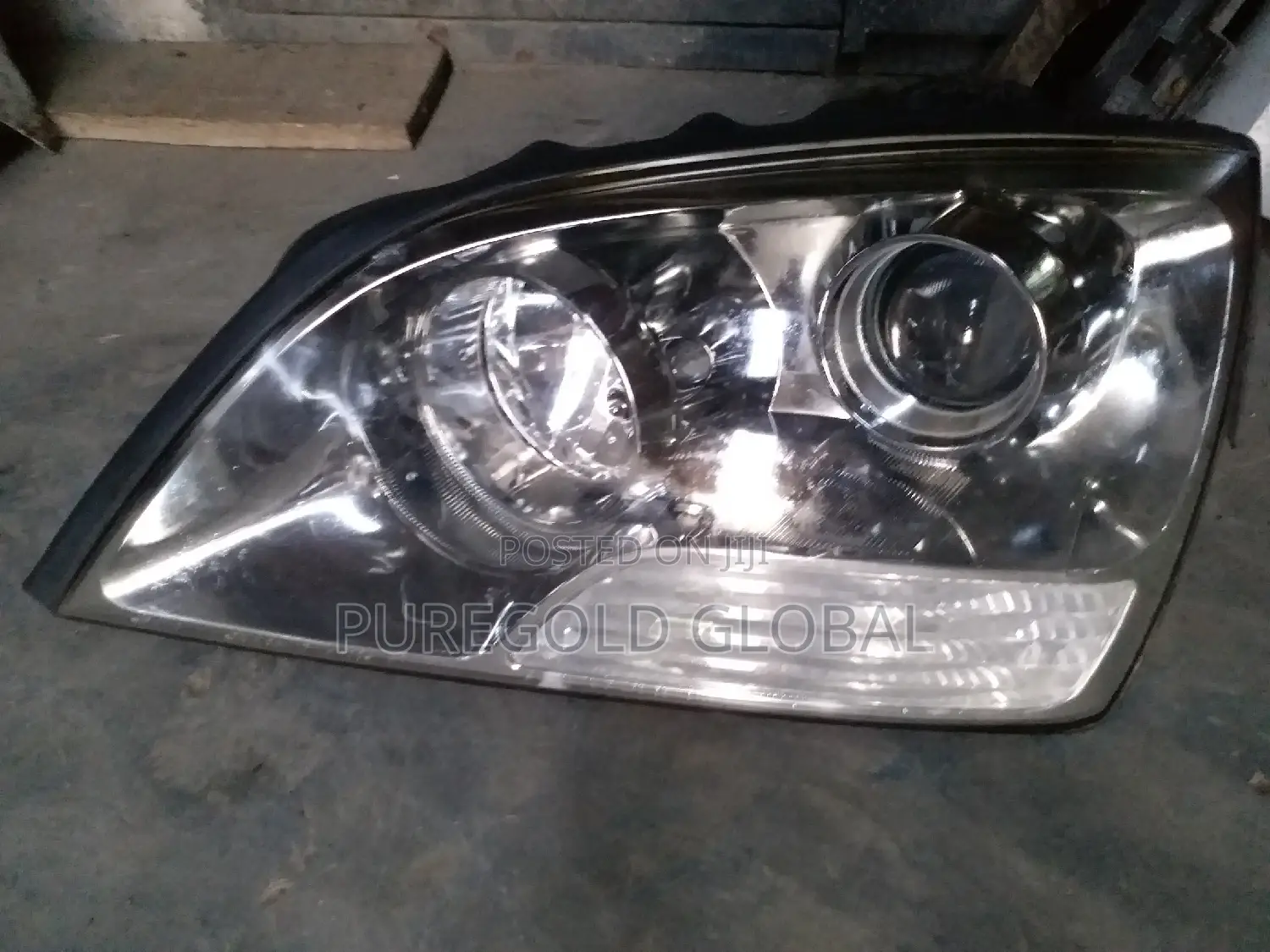 Kia Sorento 2010 Model Headlamp