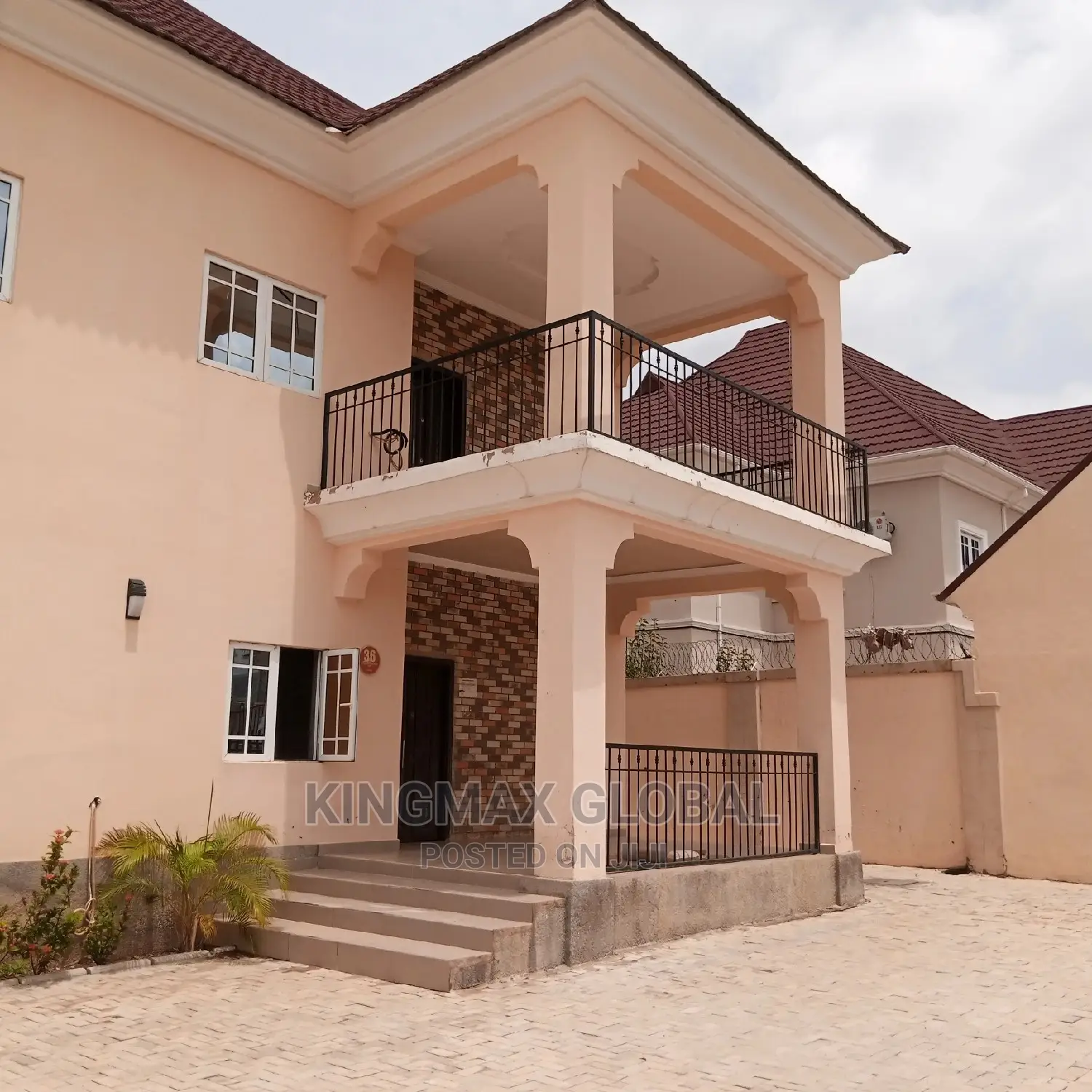 6bdrm Duplex in Gwarinpa for sale