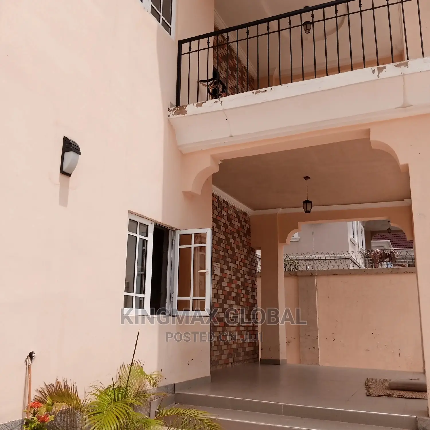 6bdrm Duplex in Gwarinpa for sale