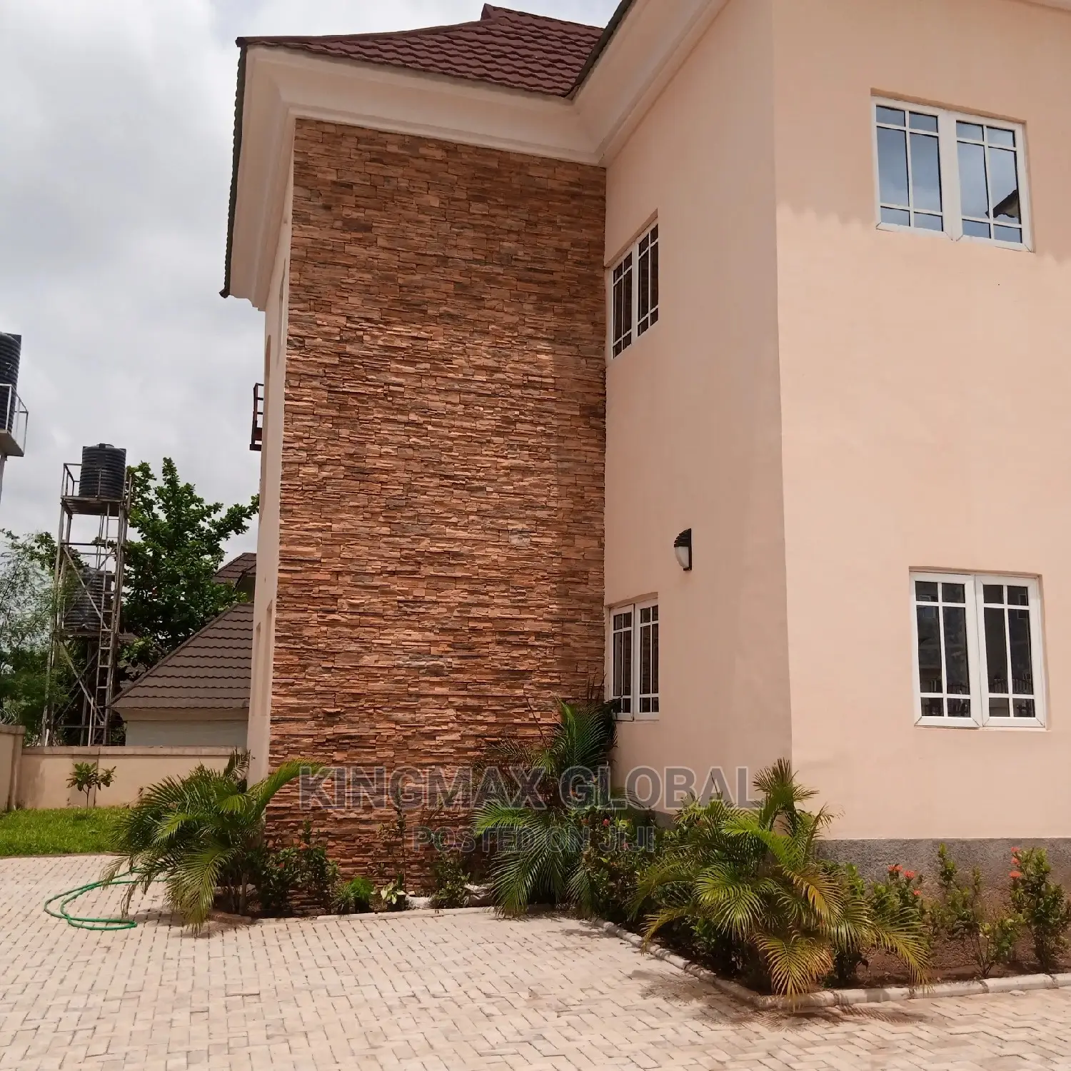 6bdrm Duplex in Gwarinpa for sale