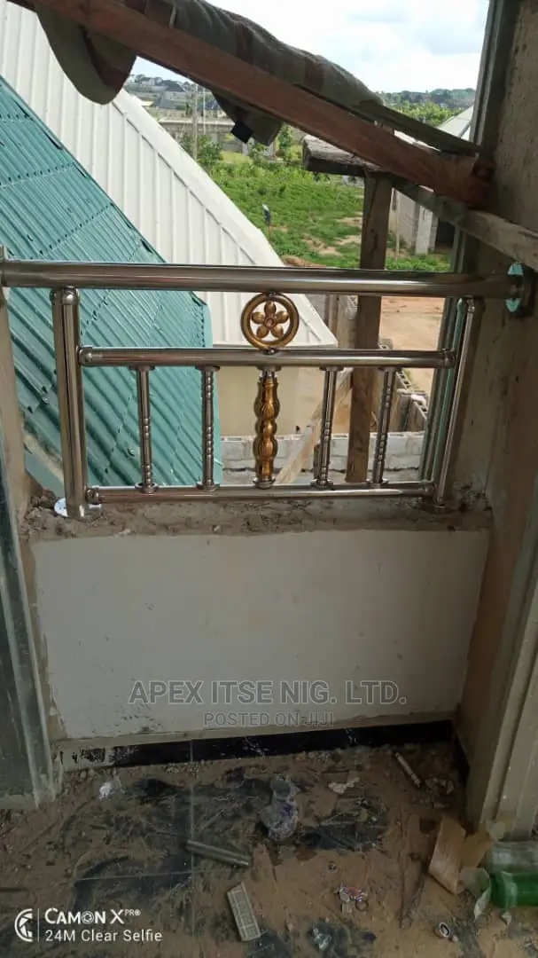 Dwarf Gold/Silver Railings