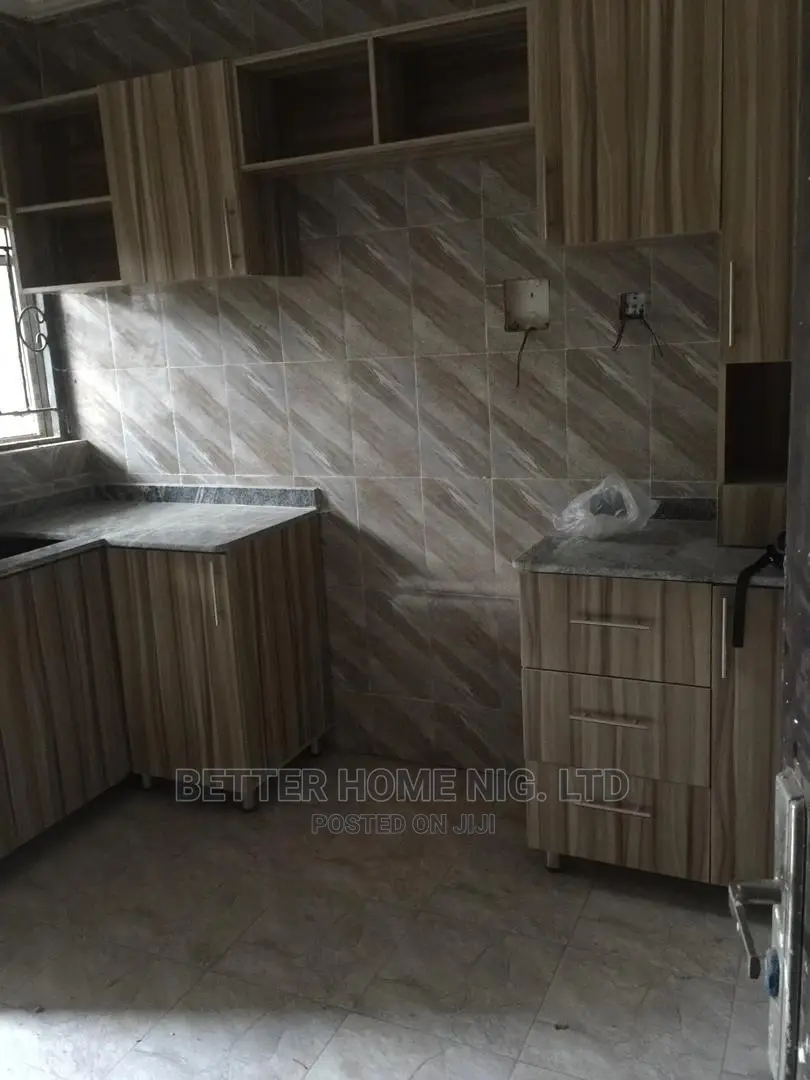 Furnished 3bdrm Block of Flats in Rainbow Estate, Odo Ona for rent