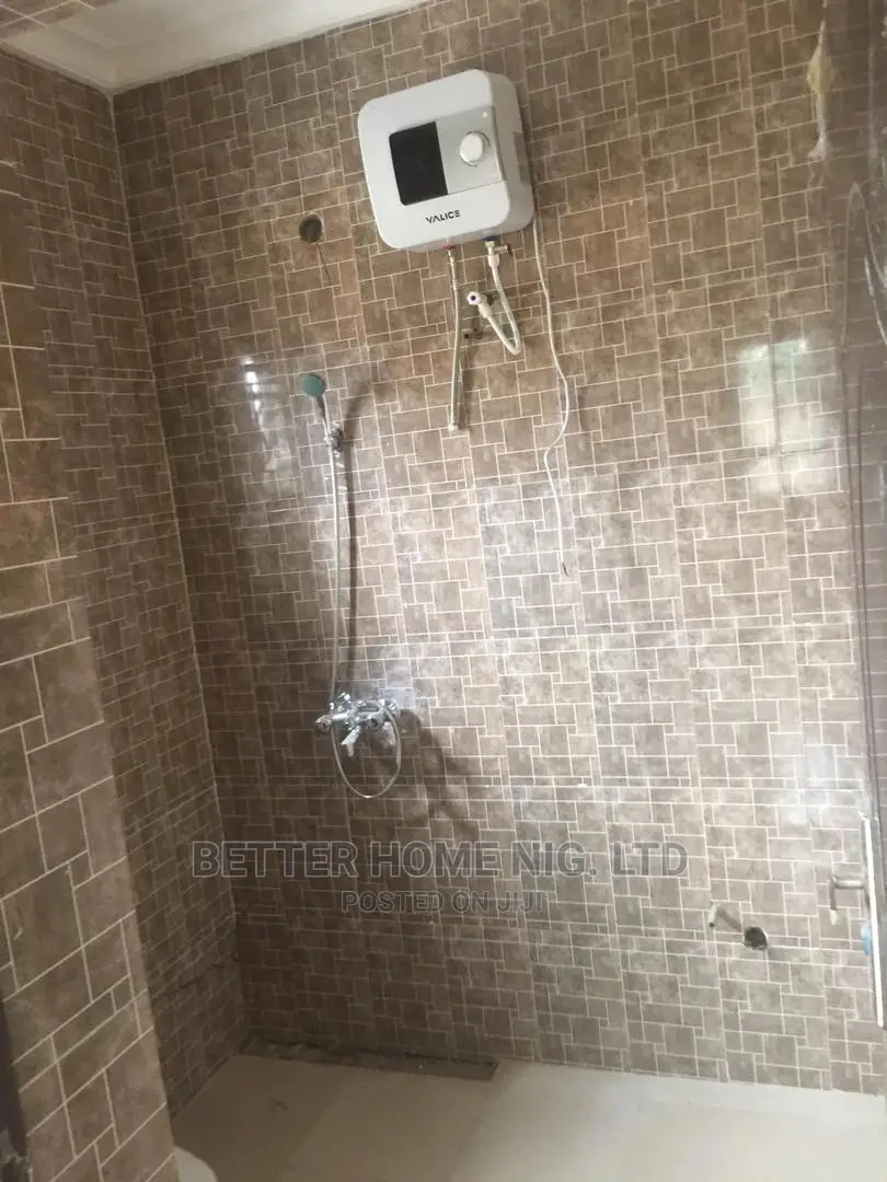 Furnished 3bdrm Block of Flats in Rainbow Estate, Odo Ona for rent