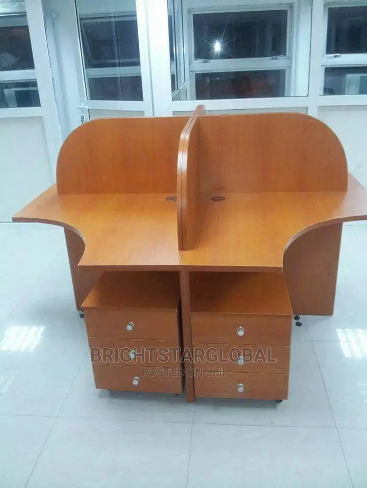 Office Workstation Table Made WTH Superior Raw Material