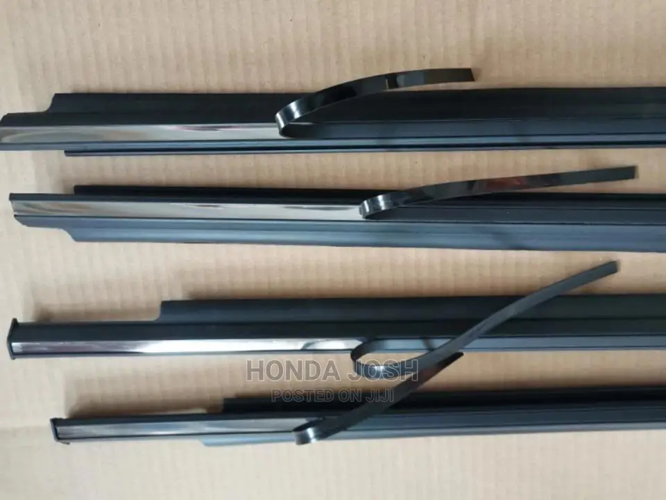 Door Crome Window Rubber for 2003 -2006 Honda Accord