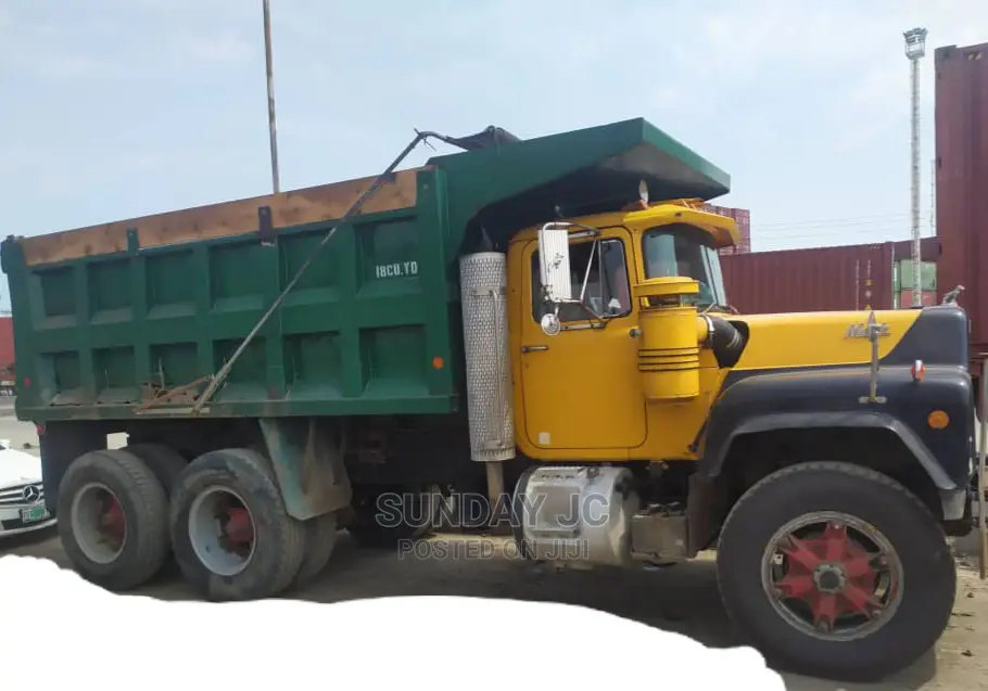 New Arrival R Model Mack Ten Tyres Dump Truck 24valve Engine