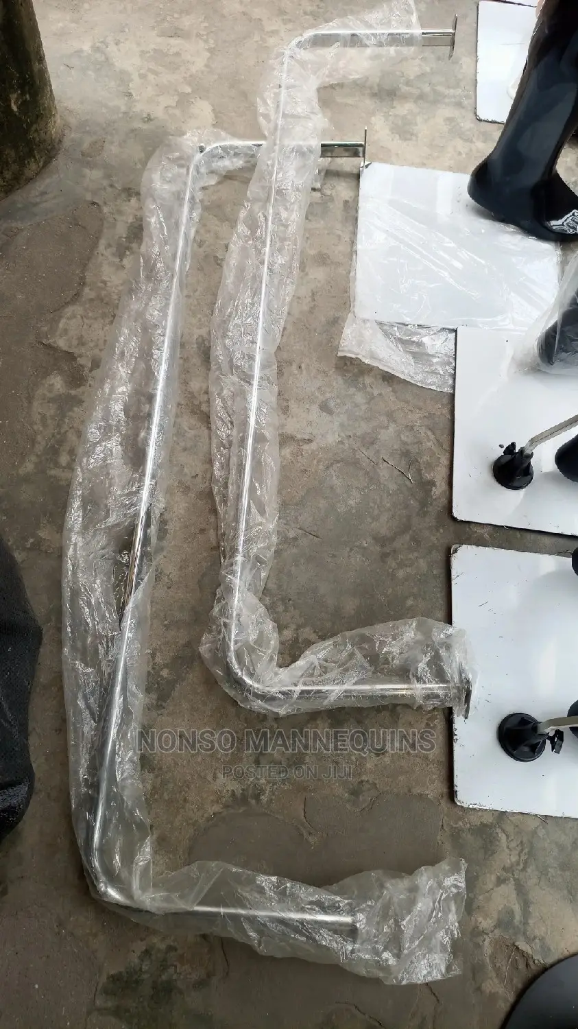 5 Feets Lenght U Shape Wall Hangers