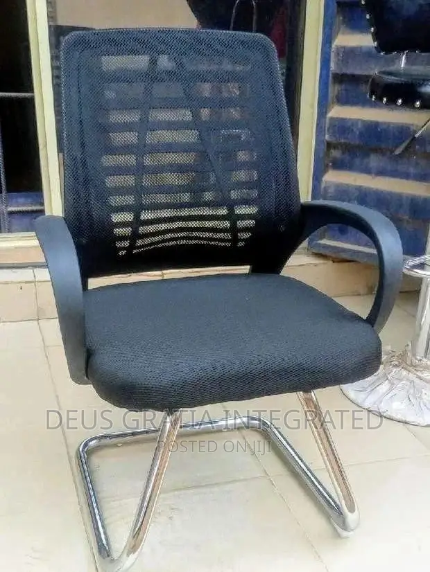Emel Mesh Visitor's Office Chair