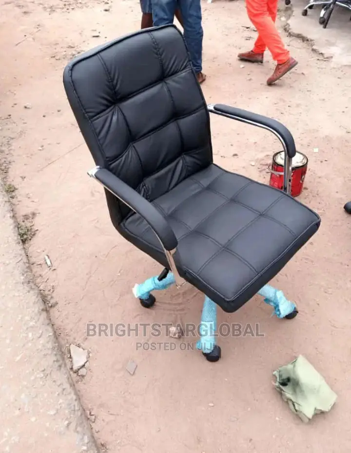 High Quality Leather Swevil Office Chair Imported