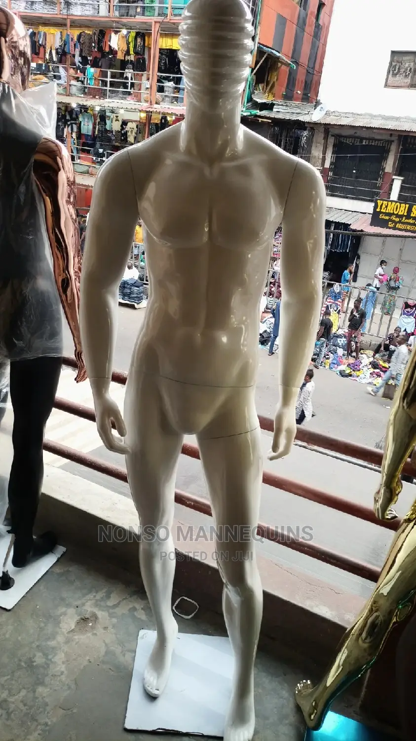 Glossy White Big Body Fibre Line Face Male Mannequin