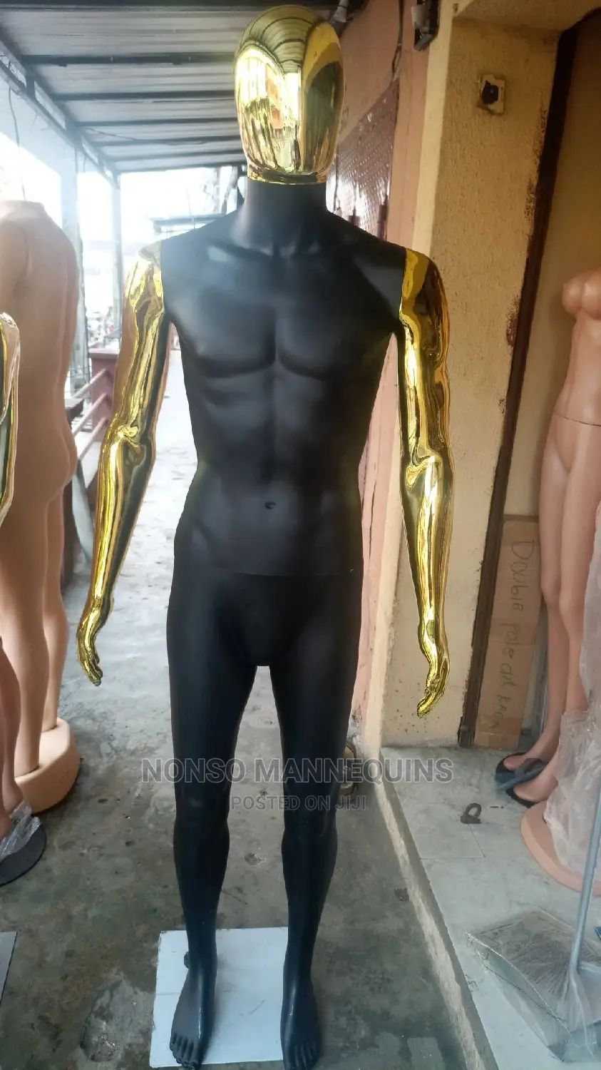 Black Matt And Gold Male Mannequin 1