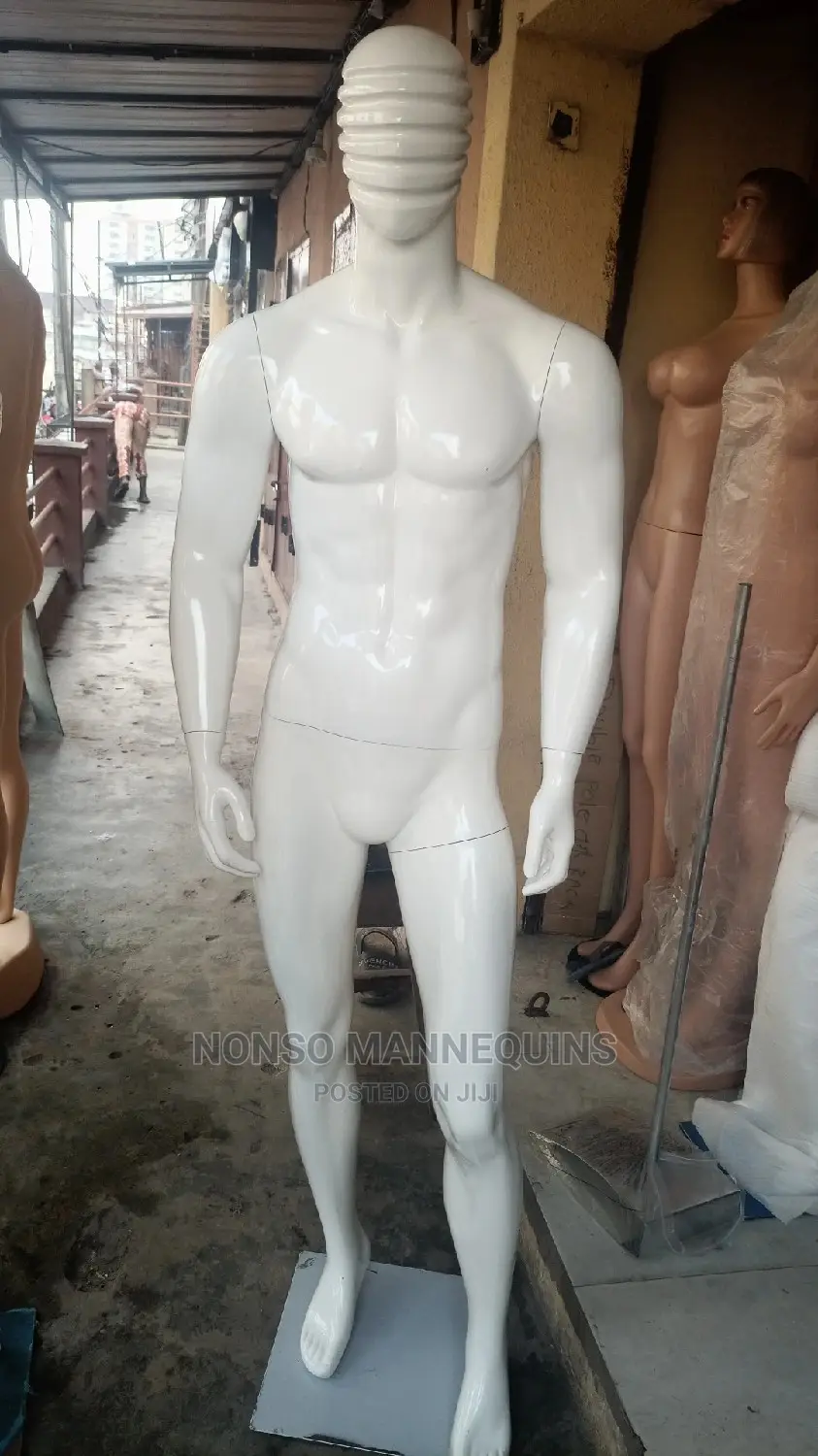 Broad Cheat Glossy White Fibre Male Model