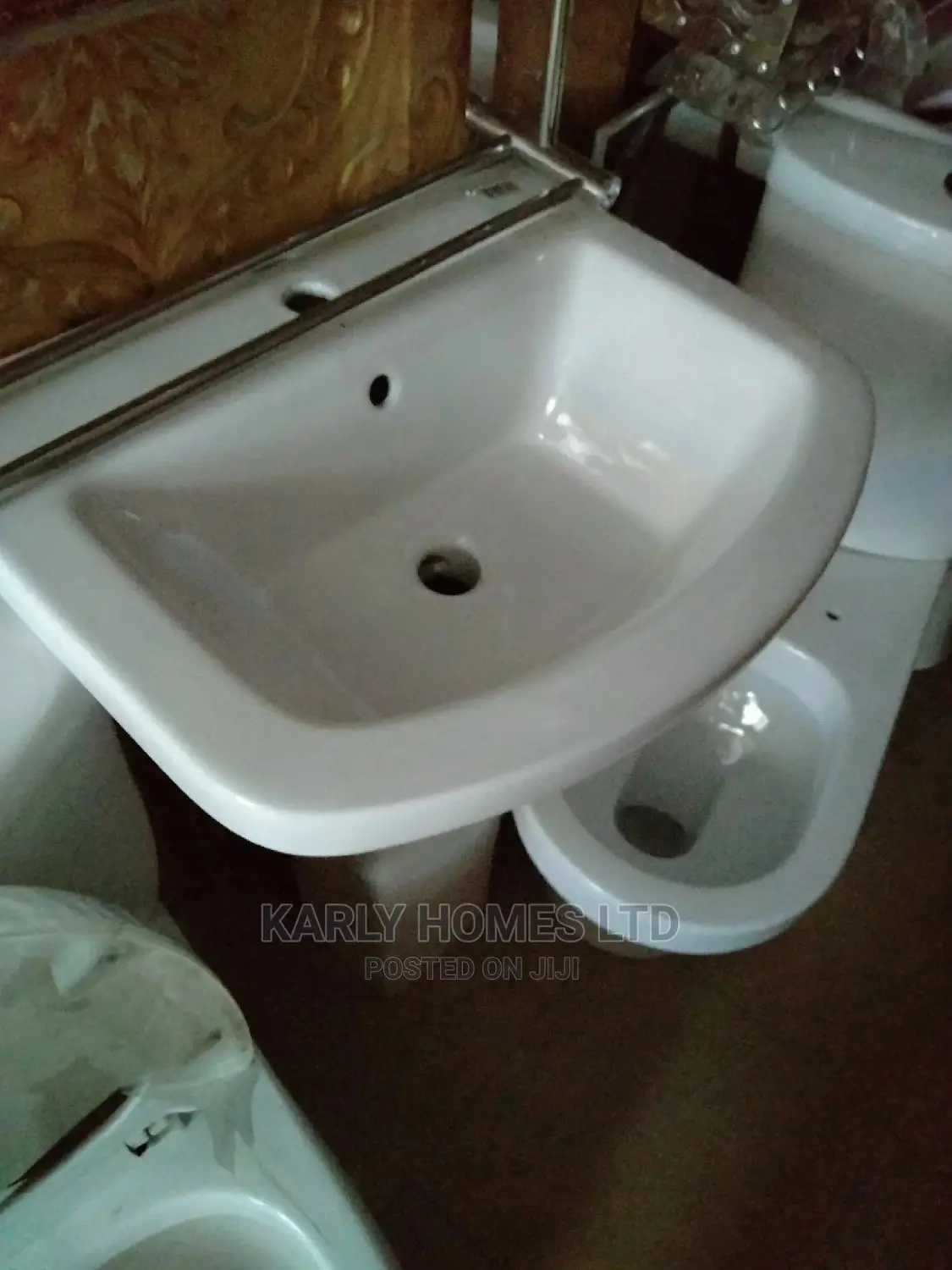England Big Wash Basin With the Pedestal