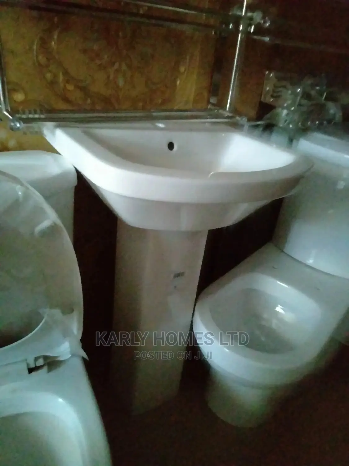 England Big Wash Basin With the Pedestal