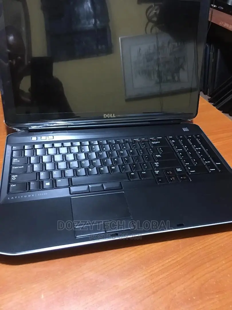 Laptop Dell Latitude E5530 4GB Intel Core I5 HDD 320GB