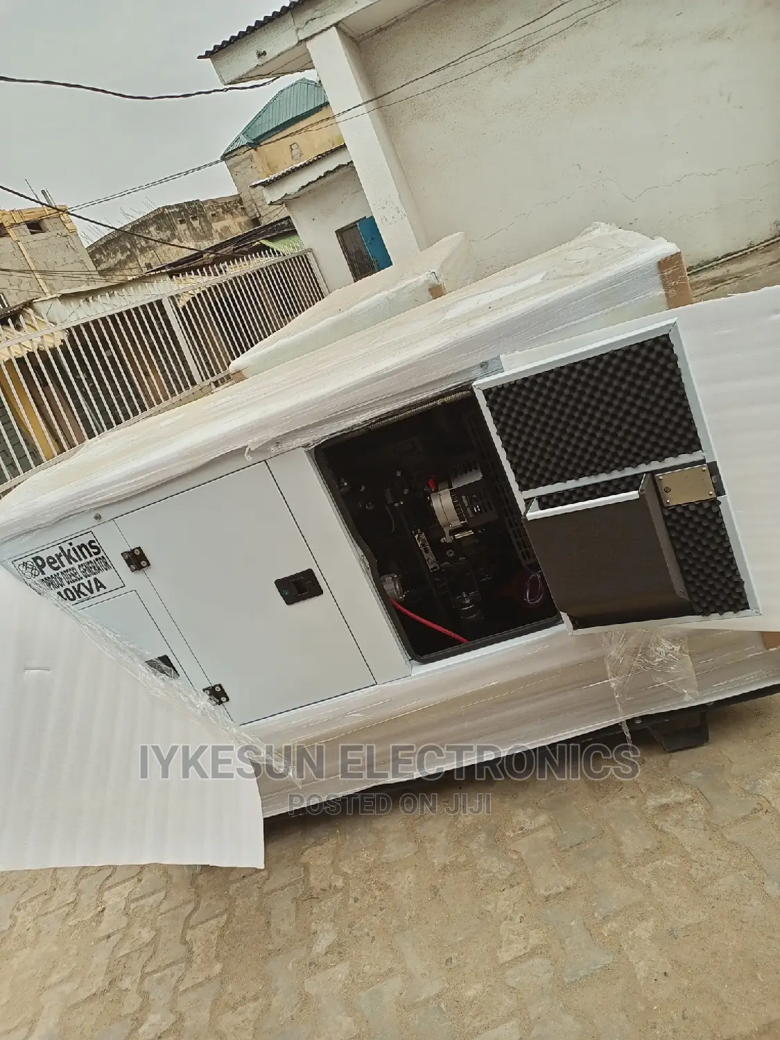 Soundproof 40KVA Perkins Diesel Generator 100%Copper